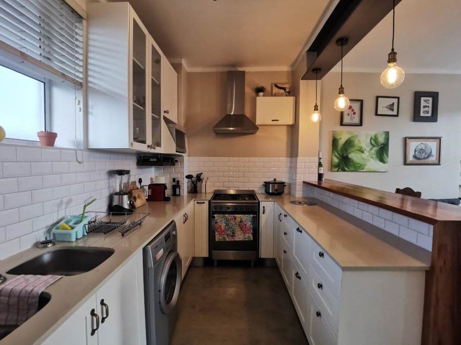 To Let 1 Bedroom Property for Rent in Green Point Western Cape